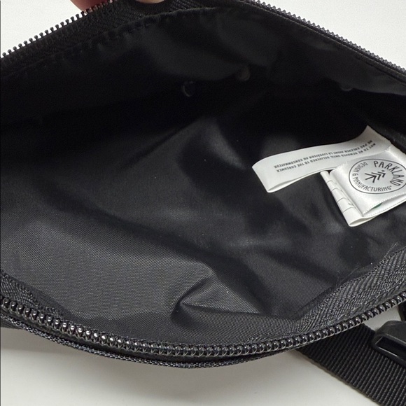 Parkland Black Fanny Pack with decorator pins NEW - Picture 4 of 7